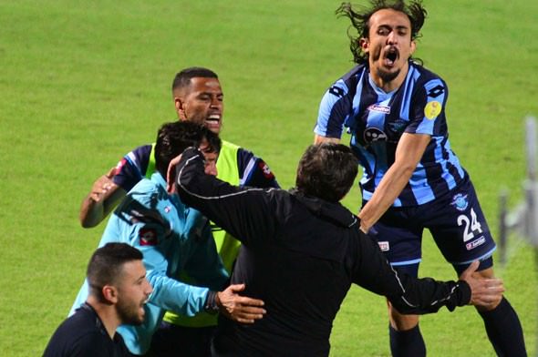 Play-off maçında Yılmaz Vural şov!