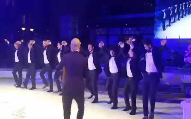 Volkan Demirel'den horon şov!